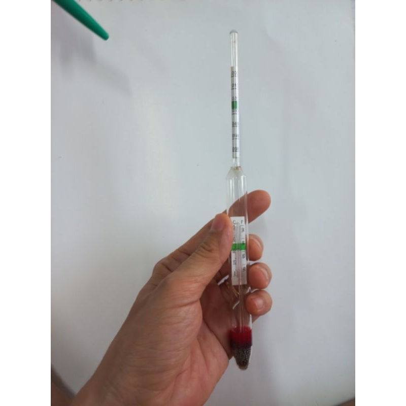 Scale for measuring fish tank salinity with temperature measurement ...