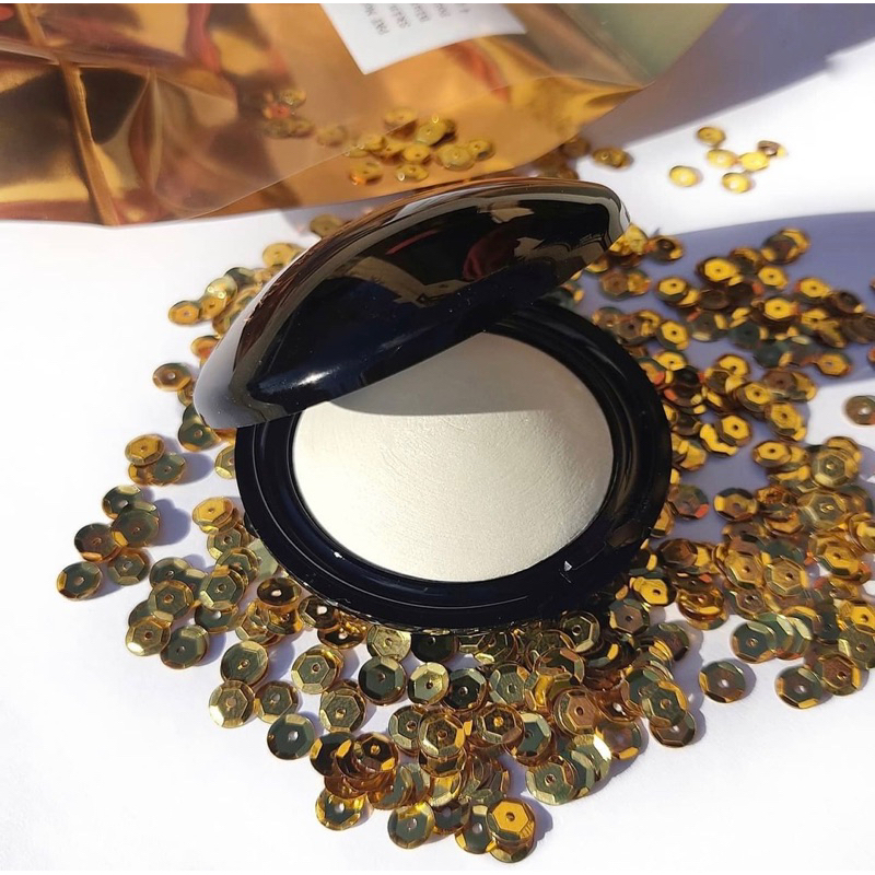 Pat McGrath Sublime Perfection Blurring Under-Eye Setting Powder ...