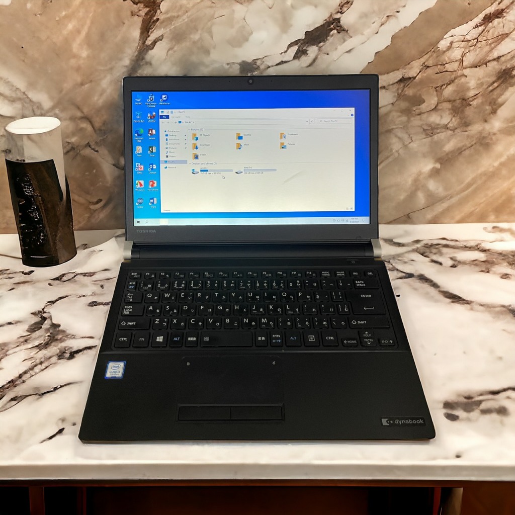 Toshiba Dynabook R73 / i5-7200u / 8GB / 500GB Japanese Domestic laptop ...