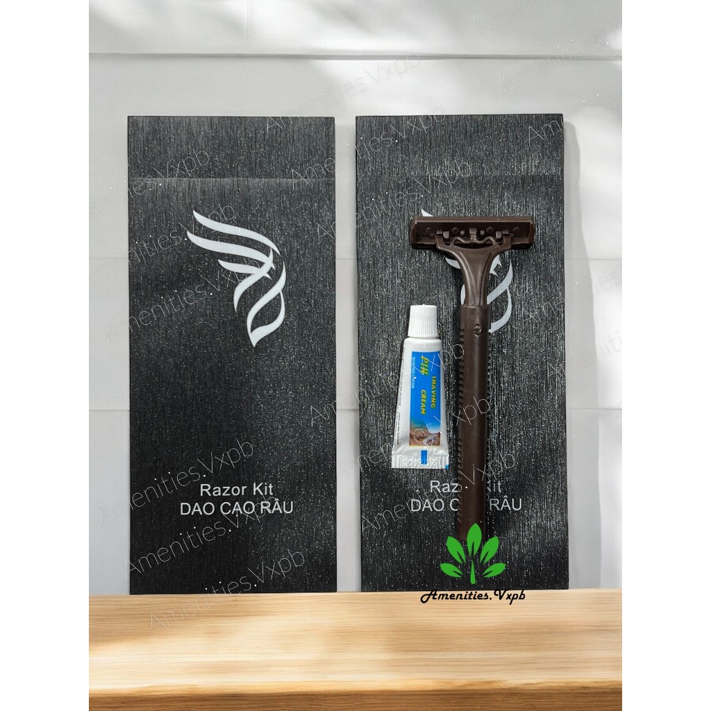 100 Set of razors with 2 plastic handles and disposable shaving cream in golden bird wing bag