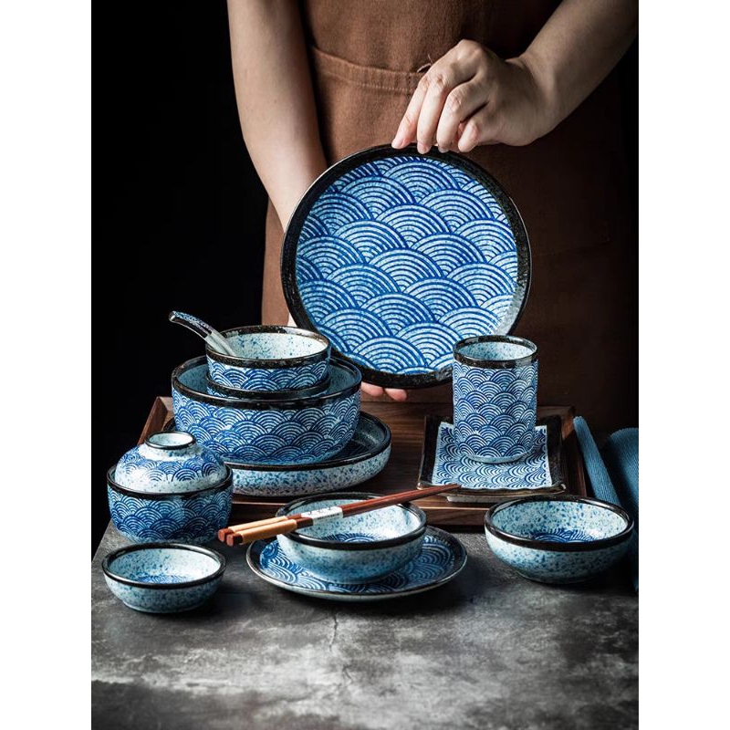 Ocean wave pattern dinnerware set for Japanese-style restaurant ...