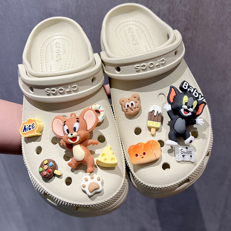 Jibbitz with Crocs gluing stickers Kuromi Cinnamon Tom Jerry beautiful ...