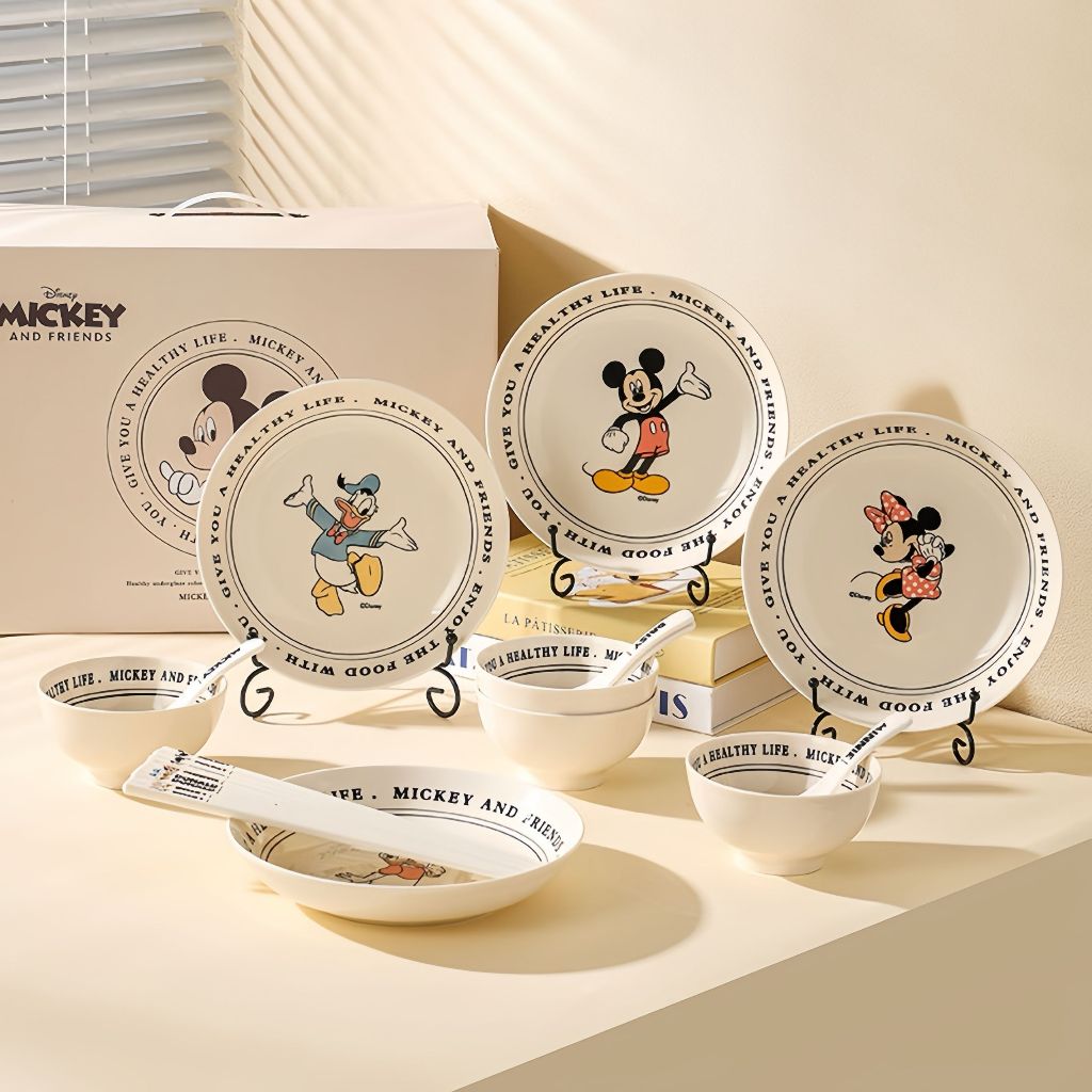 Genuine Disney ceramic dinnerware set with 16 sharp shiny enamel parts ...