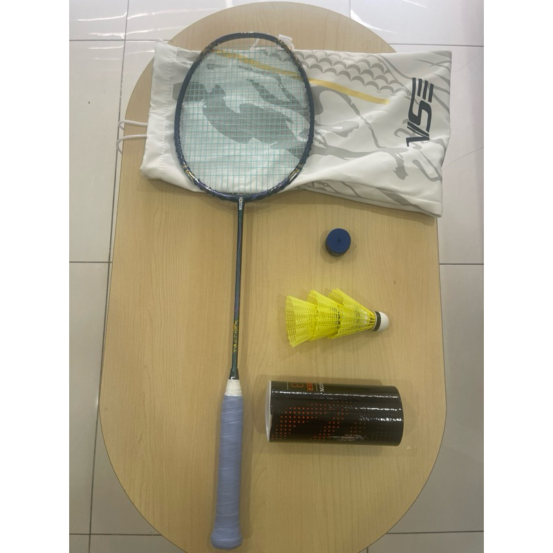 Vs Rong Van badminton racket purple, 99% new, pre-strung 11kg net, free ...