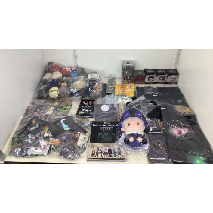 [WHOLESALE] Collection of Twisted Wonderland Goods Bulk key chain badge ...