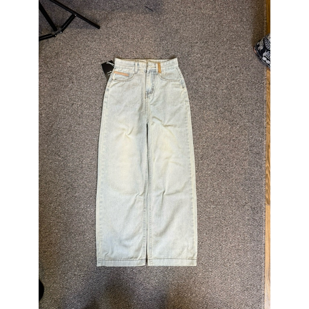 Women's straight-leg Jeans in QC fabric with brown pockets and brown ...