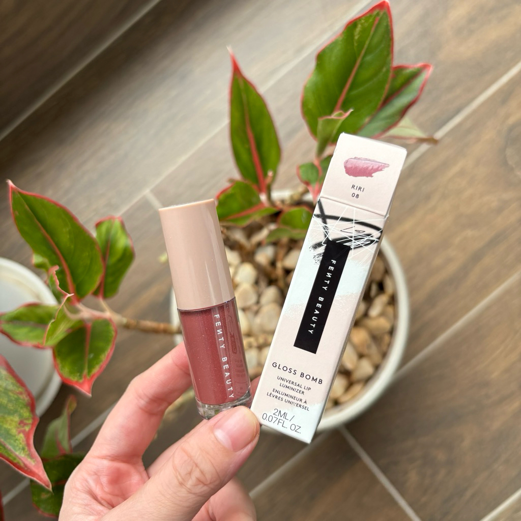 [Sephora US] FENTY BEAUTY RIRI LIPSTICK, Fenty Glow, Hot cherry 2g ...