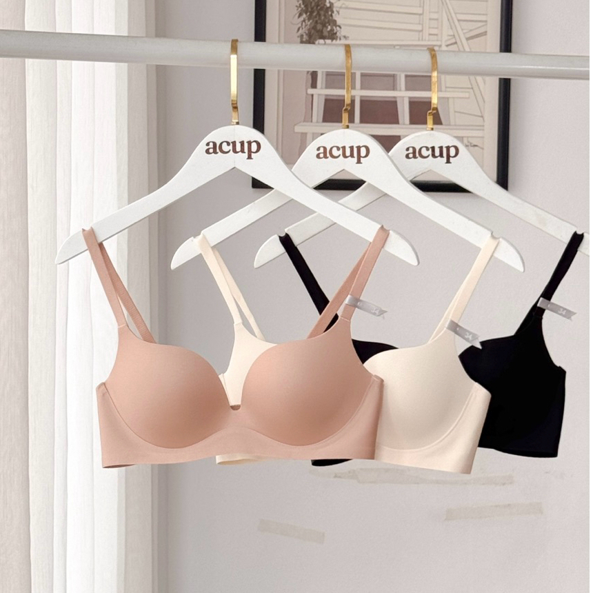 Women's bra with underwire, gentle v1 lift, 2cm padding, cool rubber ...