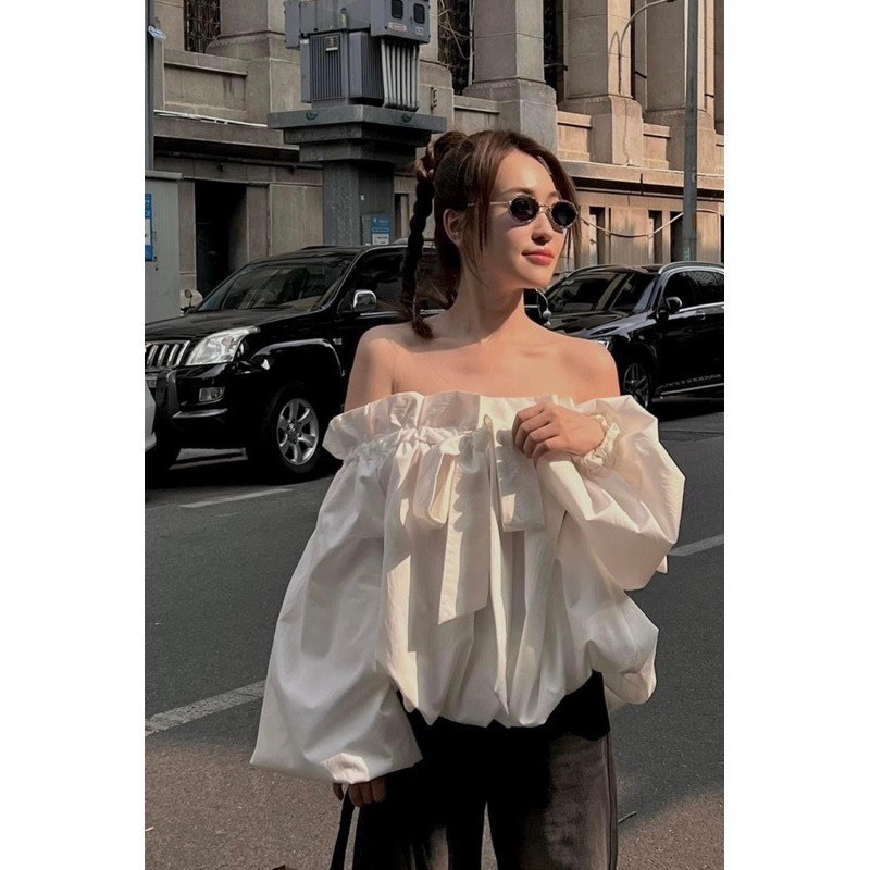 Off-the-shoulder shirt with puffed sleeves and bow tie, basic puffy ...